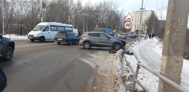 В Ухте в ДТП погиб водитель автомашины Daewoo Nexia